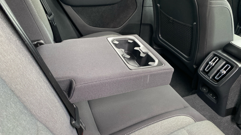 Volvo XC40 2.0 B4P Plus Dark 5dr Auto Petrol Estate